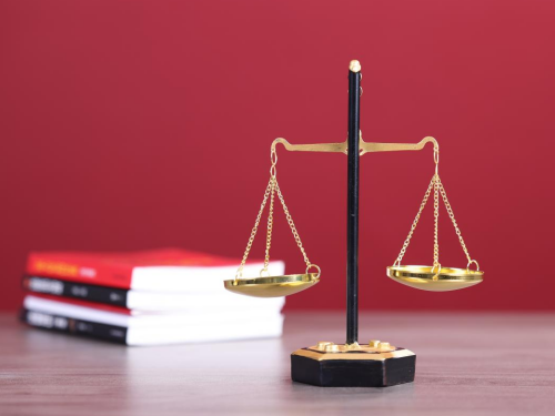 征收时与某公司签署拆迁补偿协议，后征收部门不履约能起诉吗